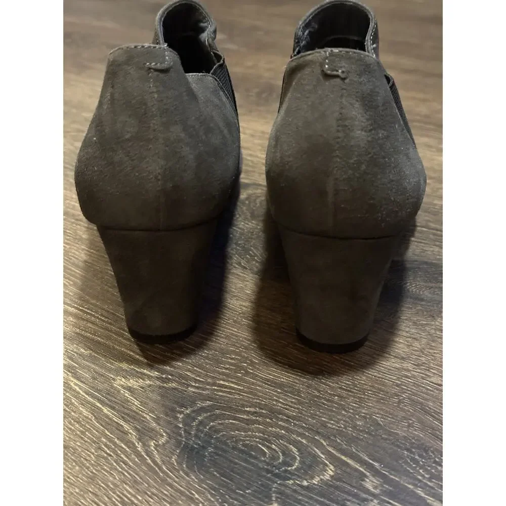VIONIC Women's Size 8  Stanton Gray Suede Comfort Wedge Ankle Boots Booties